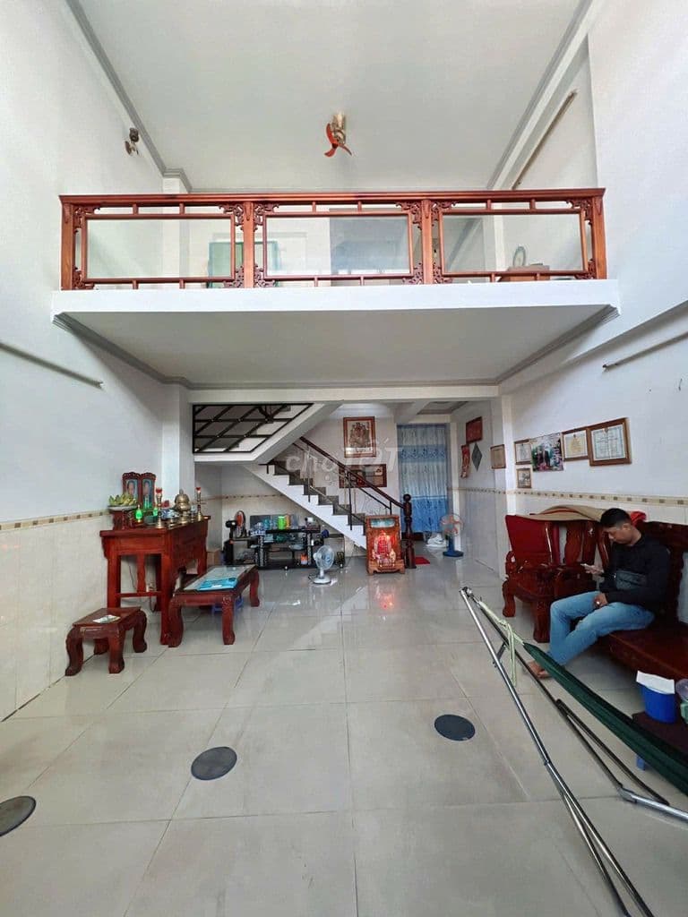 Giảm 300tr bán gấp nhà 5 tầng,5x15 sát chợ TCH,Q12: chỉ 5.1 tỷ