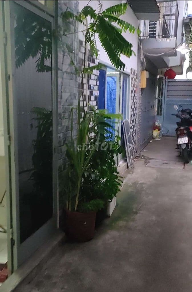 Cần tiền bán gấp Nhà Đôi (4x8)x2 xây trên đất có DT 8x8,đã có Sổ Hồng,