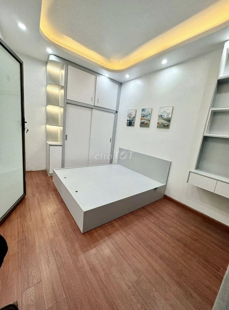 Đống Đa Nhà Siêu Đẹp, Vị Trí Đỉnh, 30m Ra Ô Tô Tránh, 80m Ra Hồ 3 Mẫu