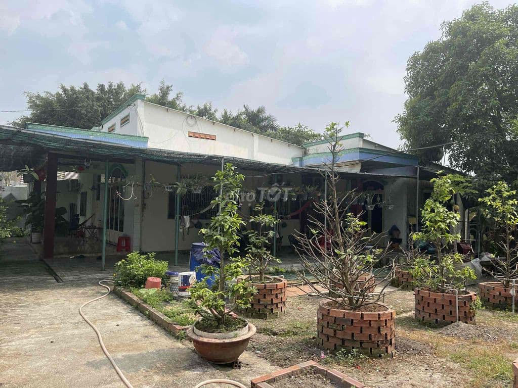 Bán nhà gần KCN Tân Phú Trung