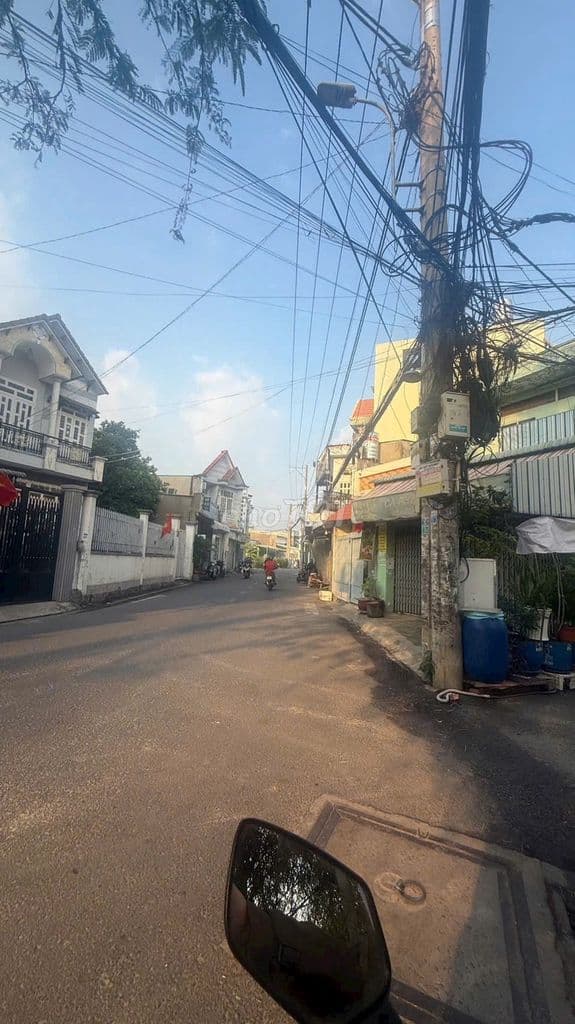 Nhà SHR đang kê khai, đã đóng thuế đất thổ cư, 2PN 2WC có ban công - Ảnh 2