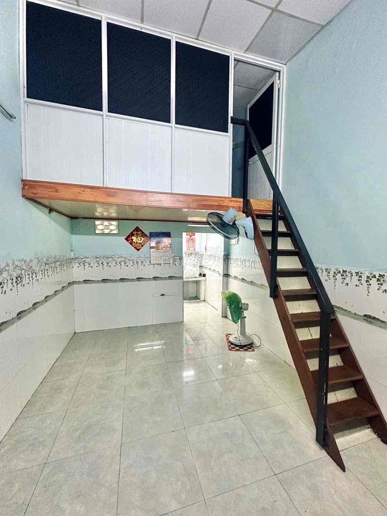 NHÀ PHONG THUỶ TỐT NÊN CHỦ NHÀ MUA NHÀ TO BÁN NHÀ NHỎ - Ảnh 2