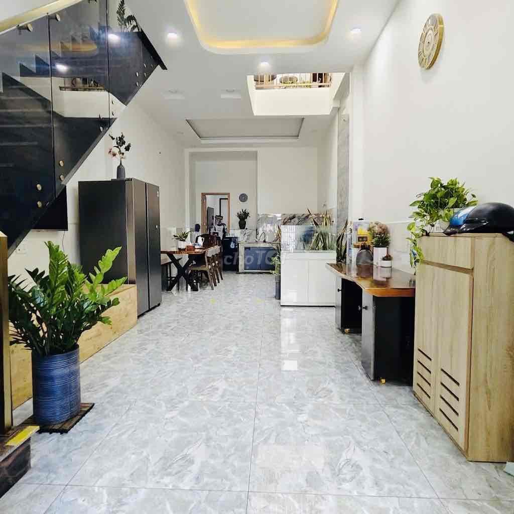 NHÀ ĐẸP CHÂN DÀI 4x24M - HẺM XE HƠI THÔNG - LÊ THỊ RIÊNG THỚI AN