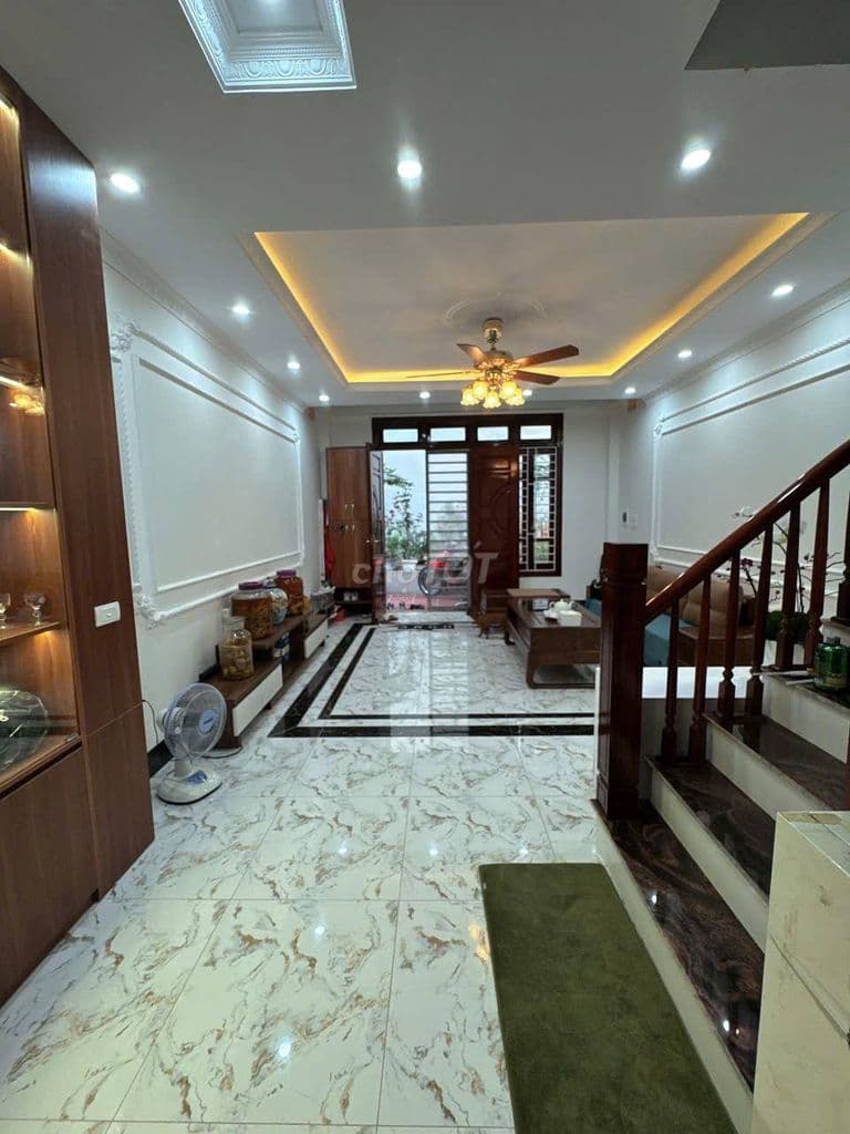 Con nhỏ chuyển hà đông bán nhà long biên 32m 6t full đồ chỉ 6.85ty ctl