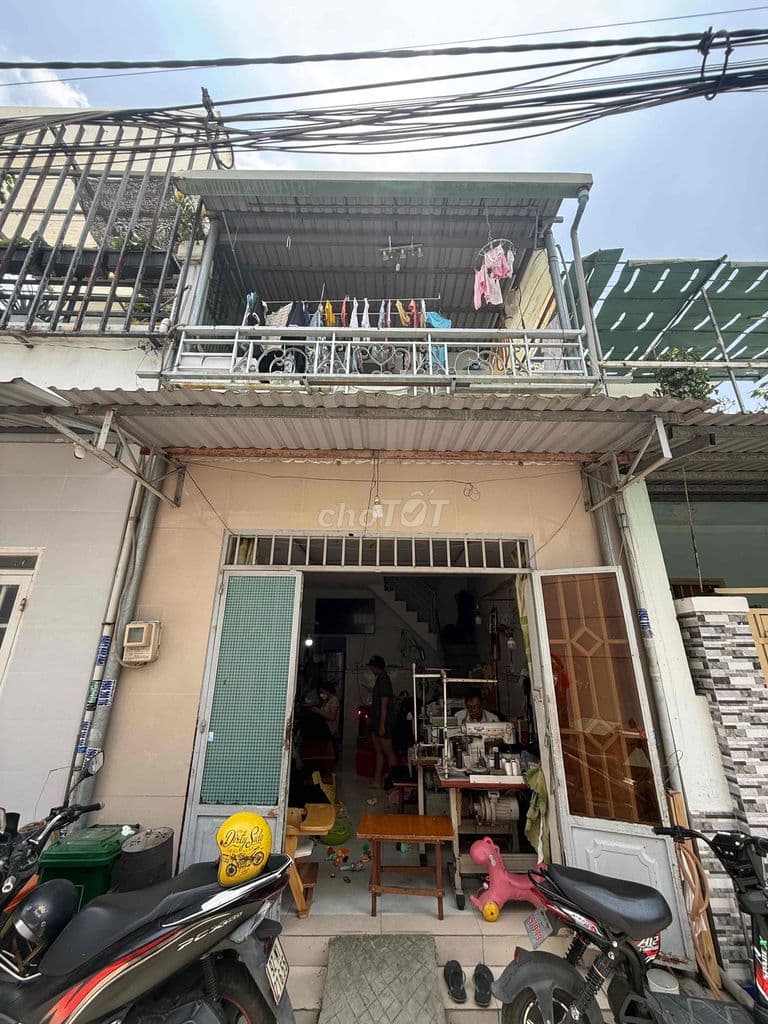 Nhà SHR 1 lầu sát Ngã Tư Ga Tl16 Dt 33.6m2