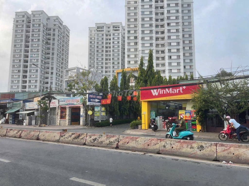 Bán mặt tiền Huỳnh Tấn Phát kinh doanh buôn bán