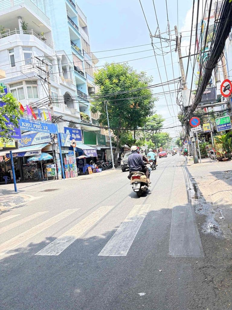 bán nhà mặt tiền kinh doanh sầm uất đường Vĩnh Hội