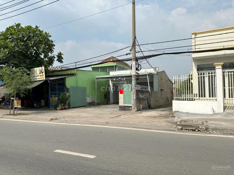 BÁN NHÀ ĐỐI DIỆN KCN LÊ MINH XUÂN 3 ĐANG CHO THUÊ 20TR/THÁNG - Ảnh 3