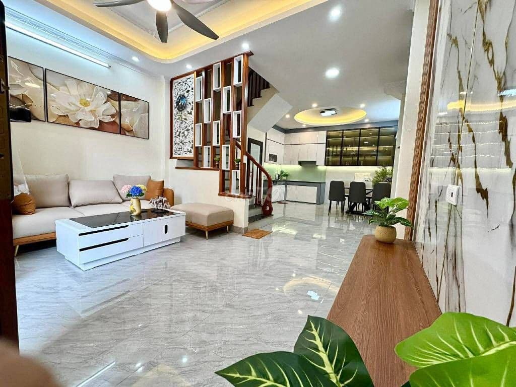 Bán nhà Xuân Thủy, Cầu Giấy, Gần mặt phố, Kinh doanh, 50m2, 14 tỷ