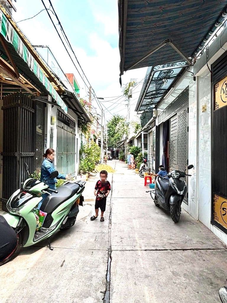 Bán đất tặng nhà trục Lê Văn Quới - giáp Tân Phú - 56m2 sổ hồng riêng