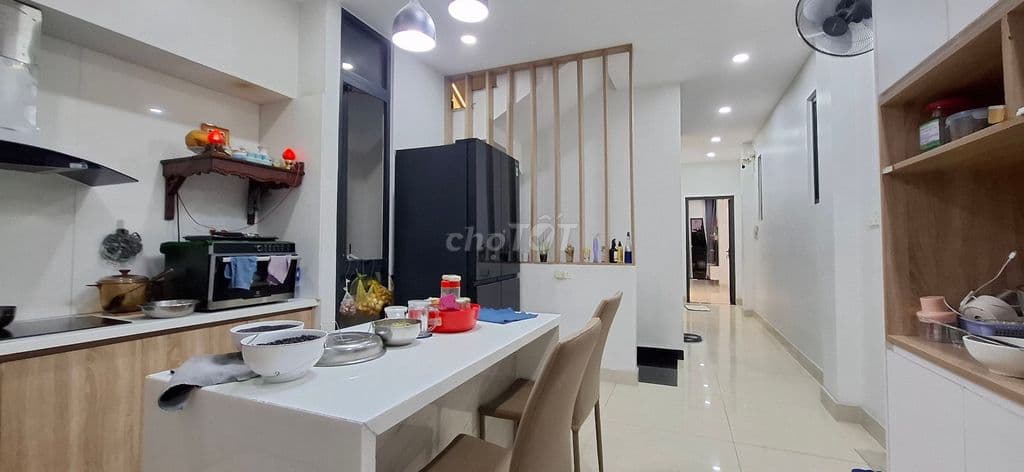 SIÊU PHẨM QUẬN 2 – 5 TẦNG THANG MÁY – ĐƯỜNG 8M VỈA HÈ – CHỈ 13.9T.Y - Ảnh 2