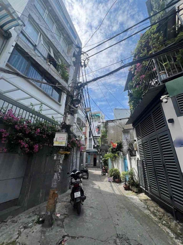 CHỈ: 5 Tỷ 300 - HXH 2 MẶT HẺM XE HƠI TRUNG TÂM BÌNH THẠNH – CÁCH MẶT T