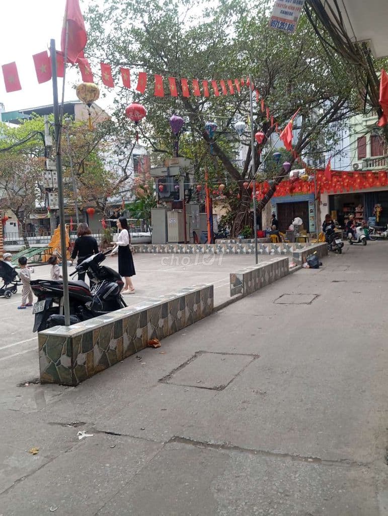 Nhà hoàng mai gần 40m2, ô tô nhỏ vào cửa, hơn 7 tỷ, nhà hai thoáng