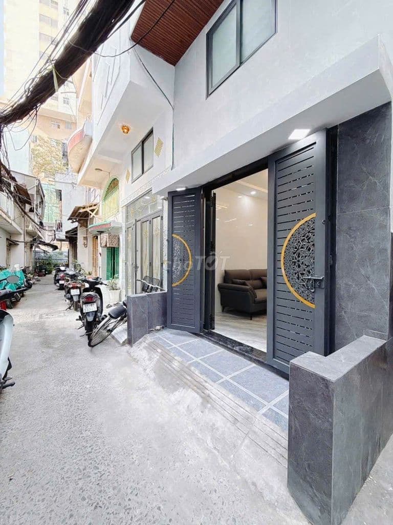 SIÊU PHẨM NHÀ ĐẸP 3 TẦNG - TRUNG TÂM QUẬN 4 - VÀO Ở NGAY.