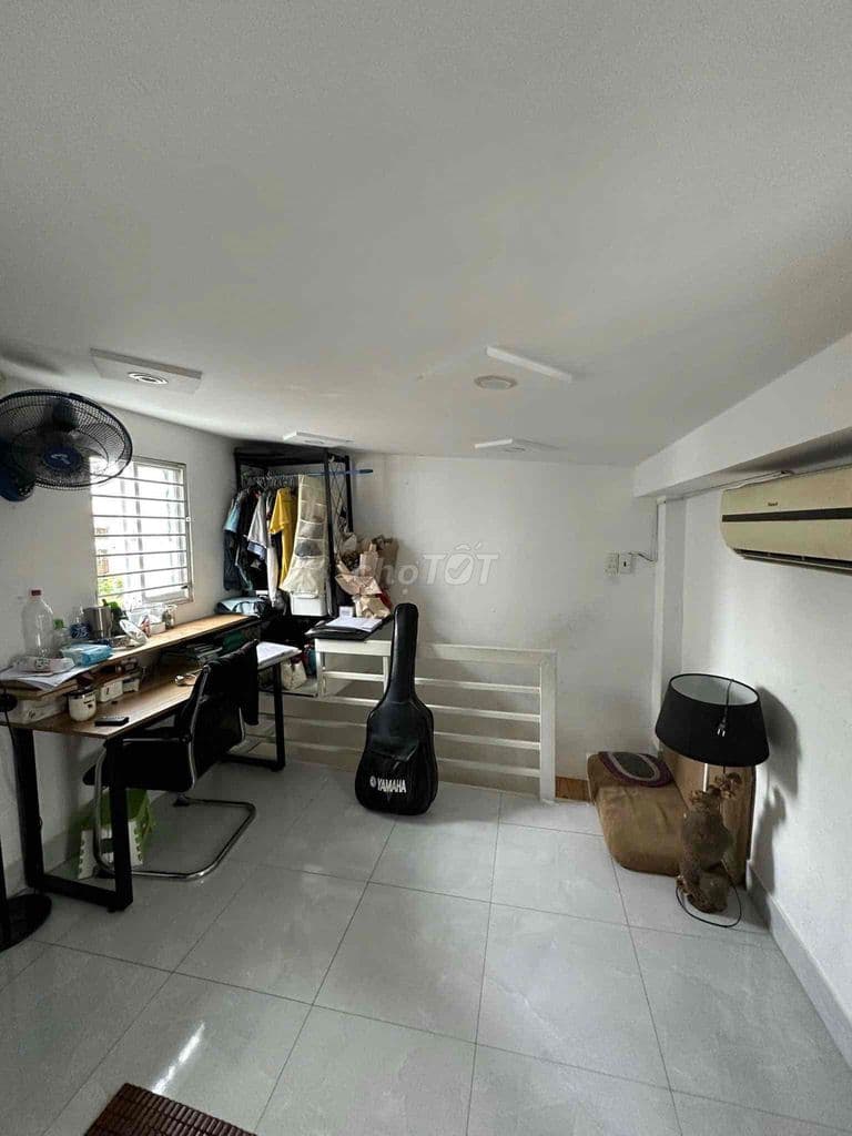 BÁN NHÀ DTSD 40.2 - SÁT MT NGUYỂN THÁI SỚN - Ảnh 3