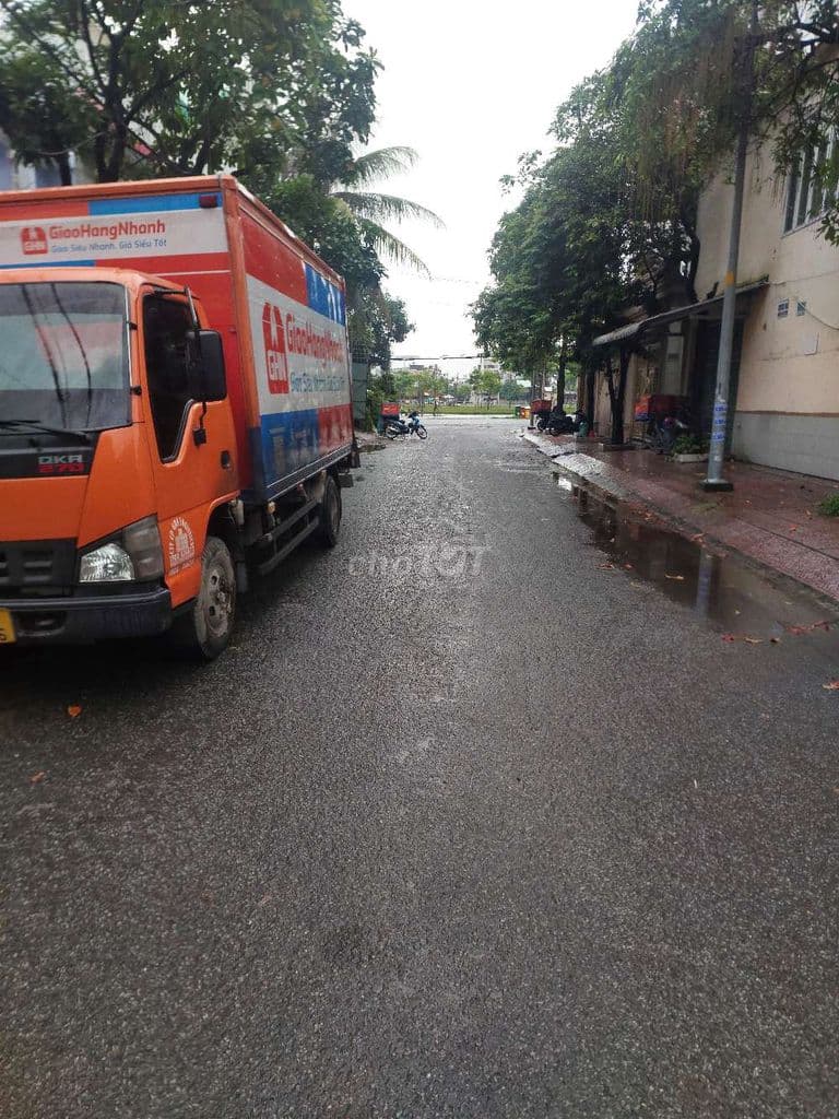 Bán biệt thự min ni 6x19 4 lầu ,mt đuòng 12m,ngay cv hồ trái tim,6ty7