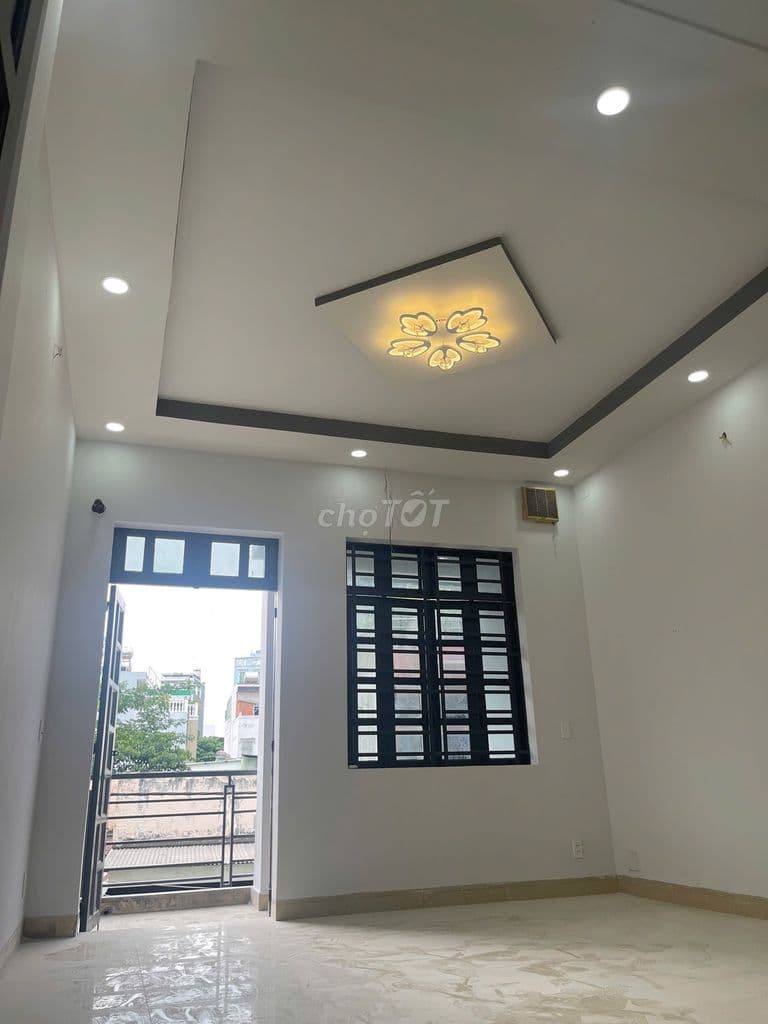 Nhà mới đẹp 4,15x18m, 1 trệt, 2 lầu + ST cách vài căn ra mặt tiền