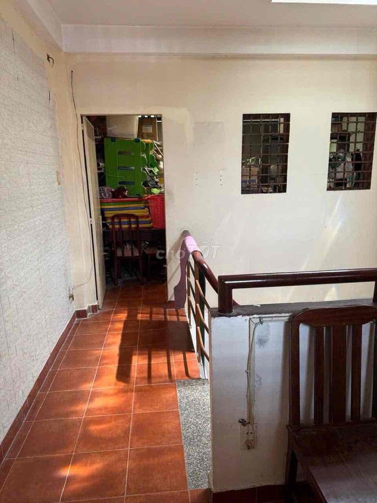 Nhà MT nội bộ khu Cao Lỗ ngay siêu thị EON