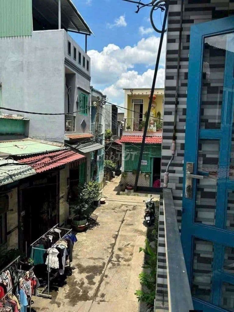 Bán Lỗ Nhà Ngay Chợ Bình Chánh - 60m², Sổ riêng, giá 1 Tỷ 150 - Ảnh 2