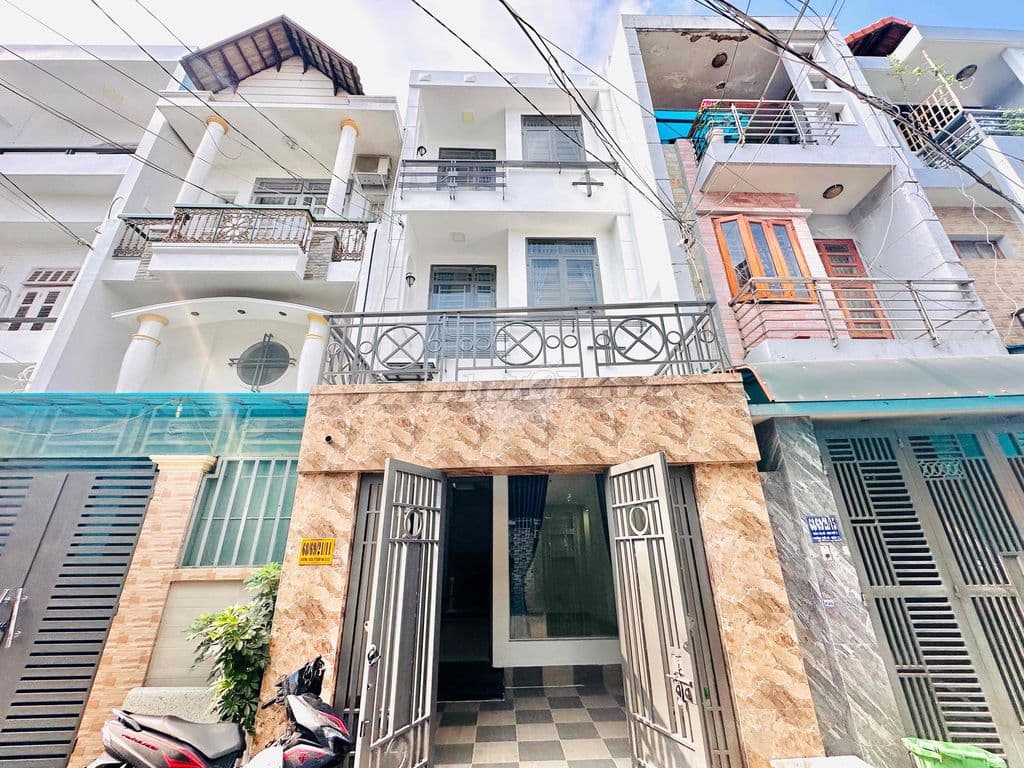 Nhà đẹp 4m x 13m 3 tầng Hẻm nhựa 6m khu đồng bộ đường Thới An 20 - Q12