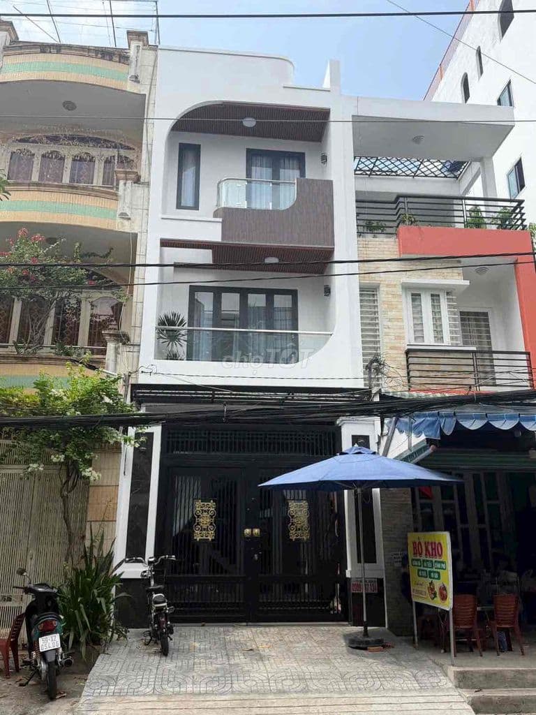 Nhà phố 2 lầu mặt tiền đường Phan Huy Thực, P.Tân Kiểng Q7
