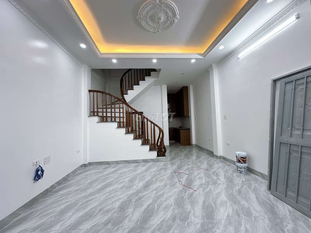 Nhà 5 tầng mới tinh trung tâm Hai Bà Trưng – Gần phố về ở ngay