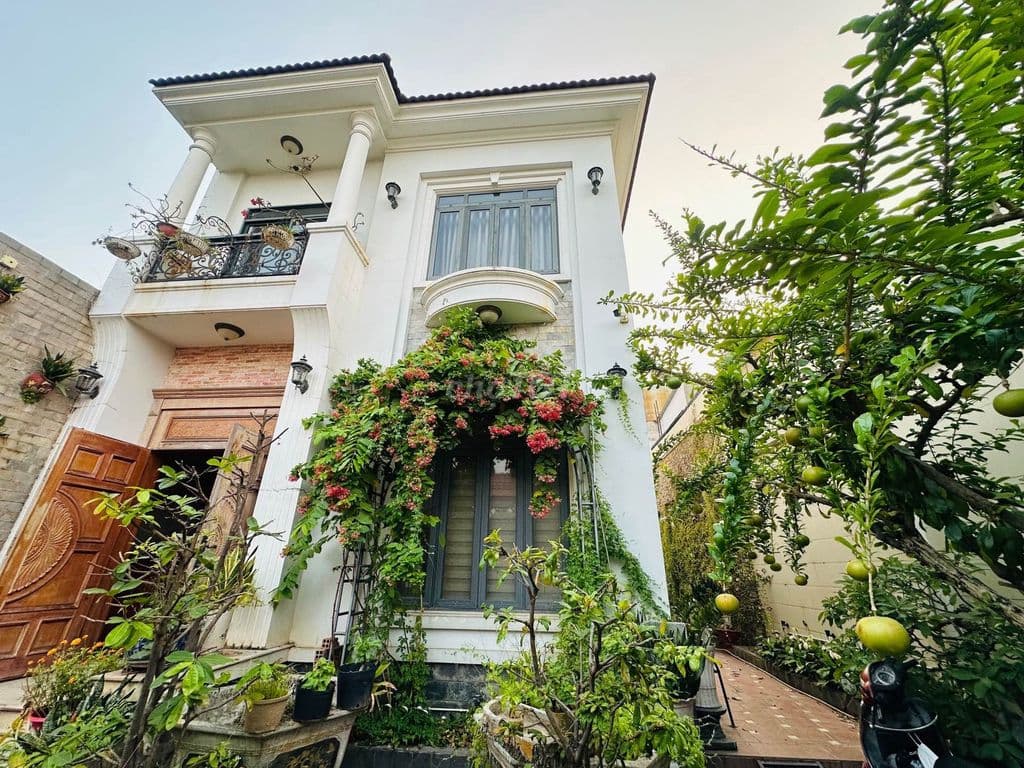 Bán nhanh Biệt thự Hiệp Bình 230m2 - 15.8 tỷ - Phạm Văn Đồng Gigamall