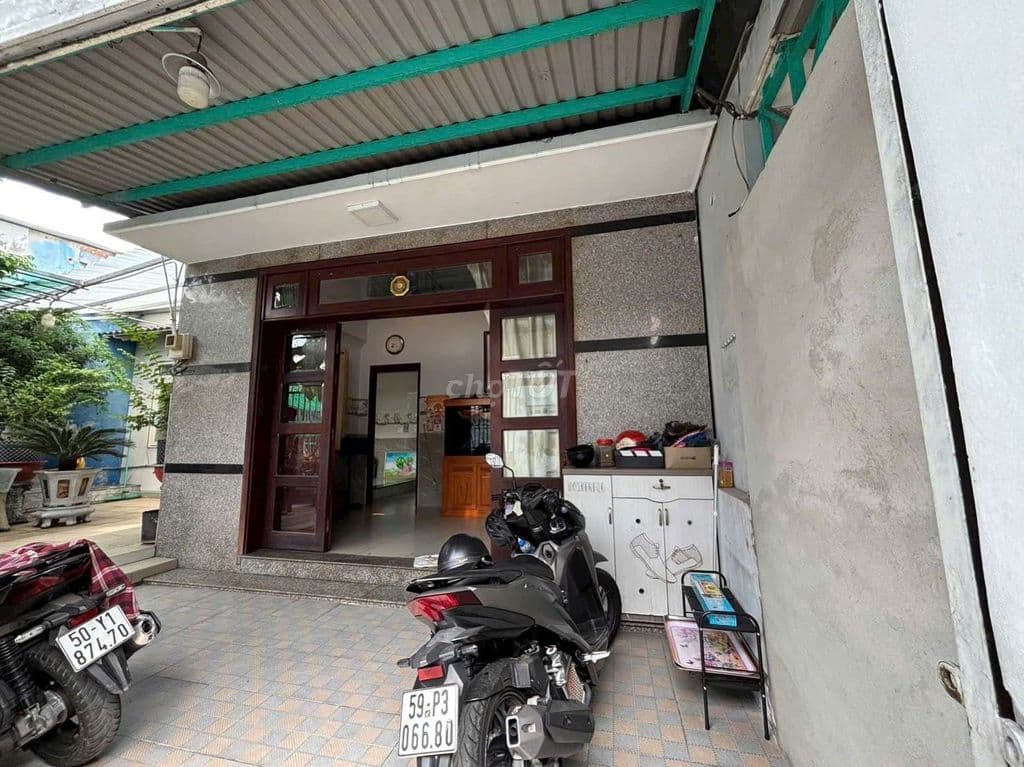 Nhà cấp 4 1/Khu phố 4-Thị trấn Hóc Môn.Dt 10x13~130m2~trệt lững~3,75ty