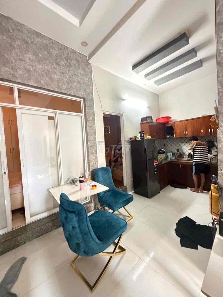 ✅Giảm giá 300 triệu , nhà ngang 6 X dài 12m , khu dân cư hiện hữu .