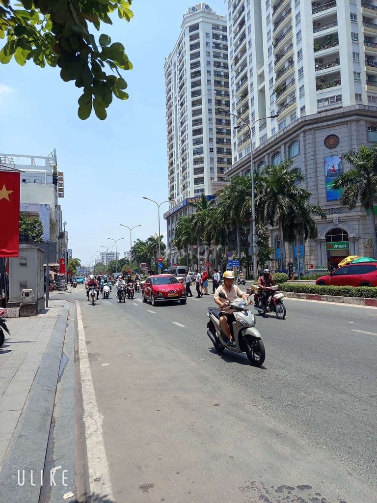 Mặt tiền Lê Đại Hành, P.13, Q.11, dt: 112m2, 2 tầng, giá 25 tỷ 5.