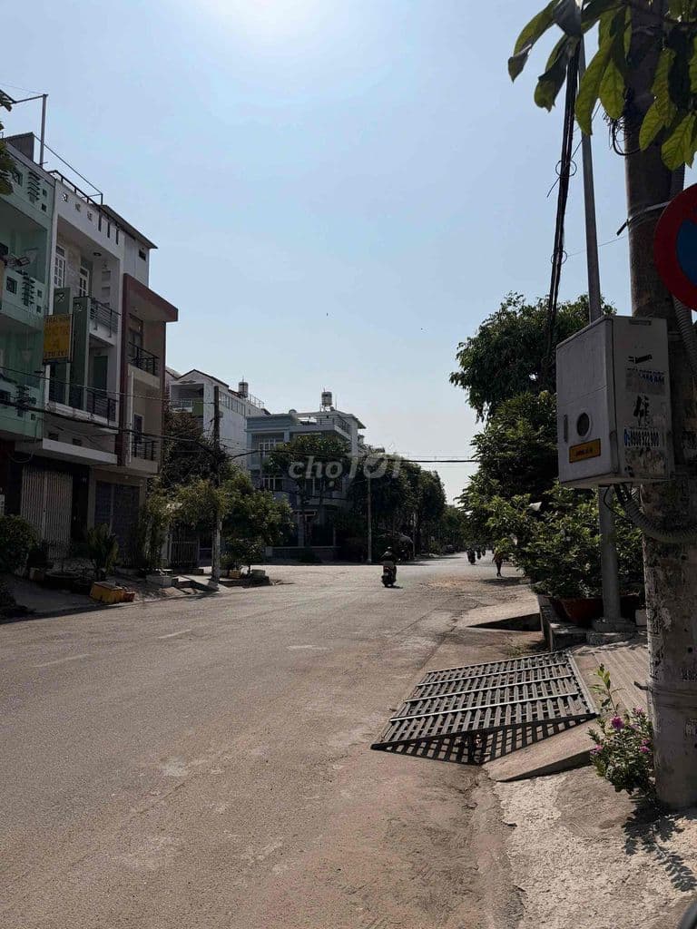 MT đường số 44 (DT: 4*20m, 3 lầu),Bình Phú, P10, Quận 6, chỉ: 11.4 tỷ