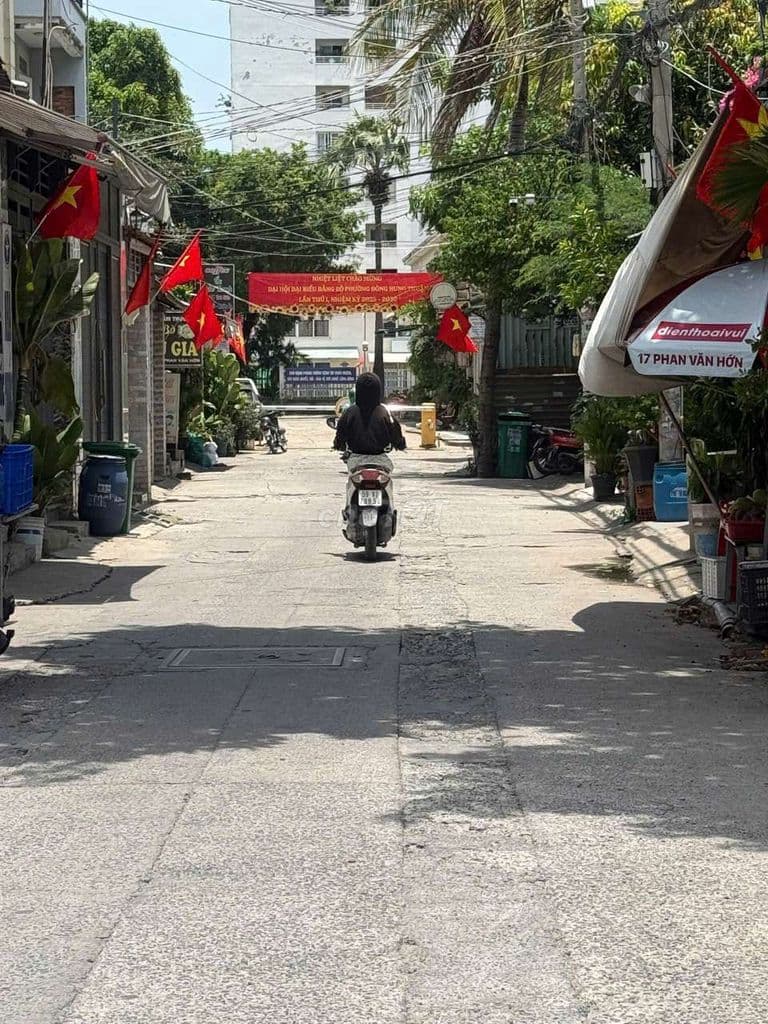 Bán nhà mới 1 trệt 1 lầu đường phan văn hớn. quận 12 - Ảnh 2