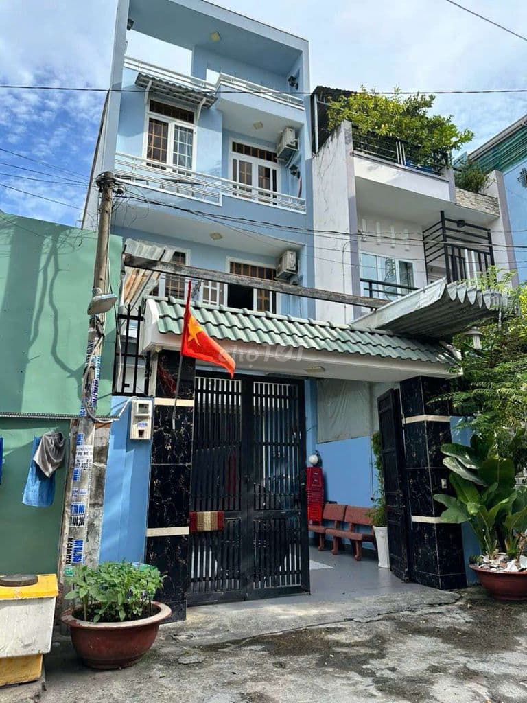 Cần bán gấp nhà P TTN cũ Q12 DT 5 x 15 1 trệt 3 lầu 4PN4WS hẻm xe hơi