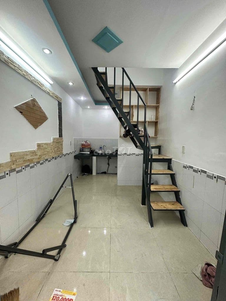 nhà ngay đối diện Chợ Minh Phát ngay Ngã Tư Ga sát Gò Vấp
