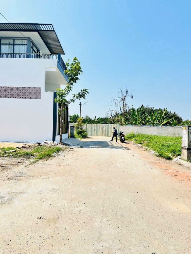 Bán 80m2 đất KDC Hoàng Hoa ngay ngã tư Nguyễn Bình - Lê Văn Lương