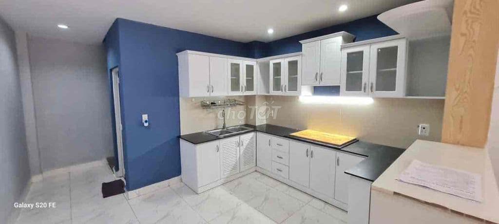 Đường 5m thông - Xe hơi vào trong nhà - 5.3 tỷ - kết cấu 3 tầng lầu - Ảnh 3