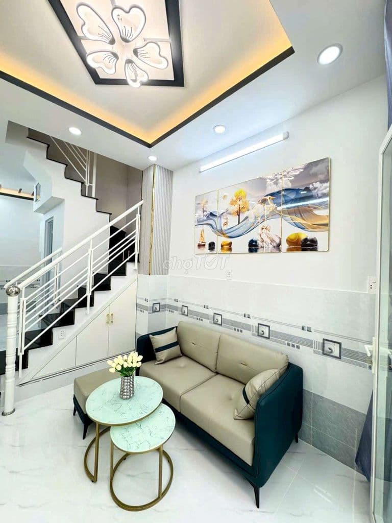 Nhà 2 lầu có sổ hồng cần bán - Ảnh 3