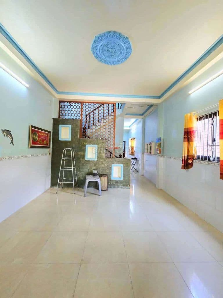 Nhà Mặt Tiền 3 Tầng Long Trường - 83m2 - Sân Ô Tô - Giá Tốt - Ảnh 2