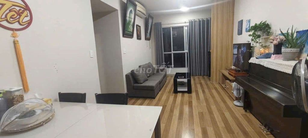 Cần bán chung cư Celadon city 80m2, 3pn, 2wc để lại nội thất.