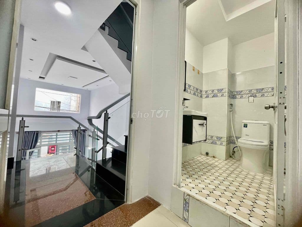 Bán Nhà HXH Nguyễn Trọng Tuyển, Phú Nhuận, 5 Tầng 195m2 Sàn