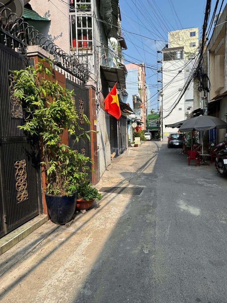 Bán nhà Hẻm nhựa 5m - Đc 856/7 CMT8 - Nhà ngang 5m, cách MT 3 căn nhà