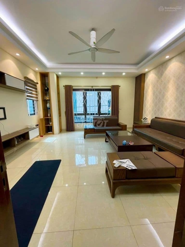 Bán nhà Trần Quốc Hoàn, Cầu Giấy, Ô tô đỗ, 2 thoáng, 50 m² - 20 tỷ - Ảnh 3