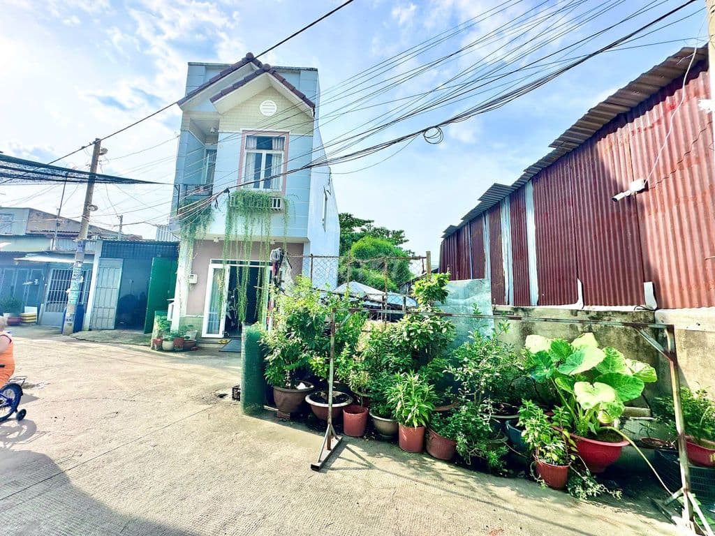 ĐẤT 1/ NHỰA XTT 27_ DT 5x22m_ SÁT PHAN VĂN HỚN, MUA ĐÓN SÓNG VINHOME