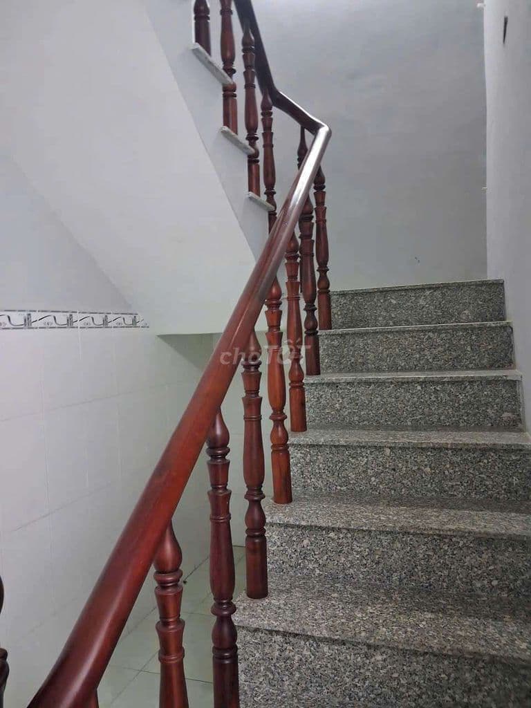 Nhà bán dài thật 4x17 m hàng hiếm mà rẻ - Ảnh 3