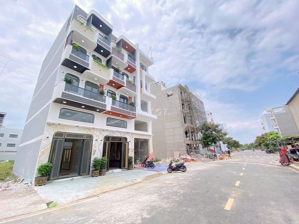 Nhà mới 5 Tấm khu đồng bộ đẹp, đường nhựa đẹp 20m full nội thất 4x15m