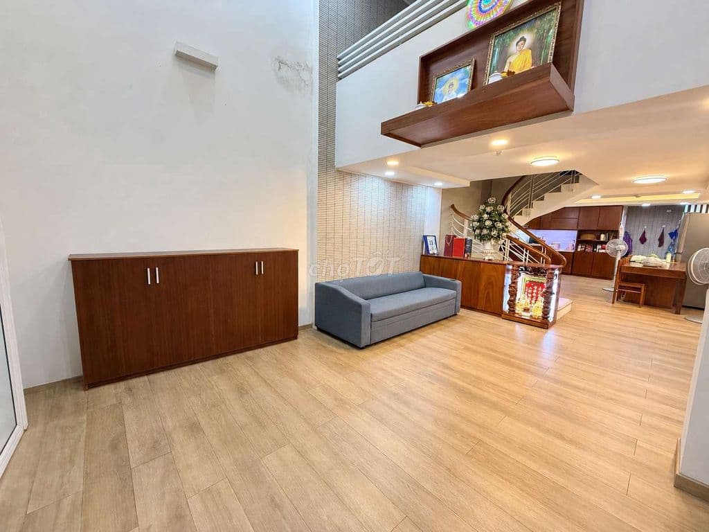 SIÊU PHẨM 5L SƯ VẠN HẠNH, VIP Q10
