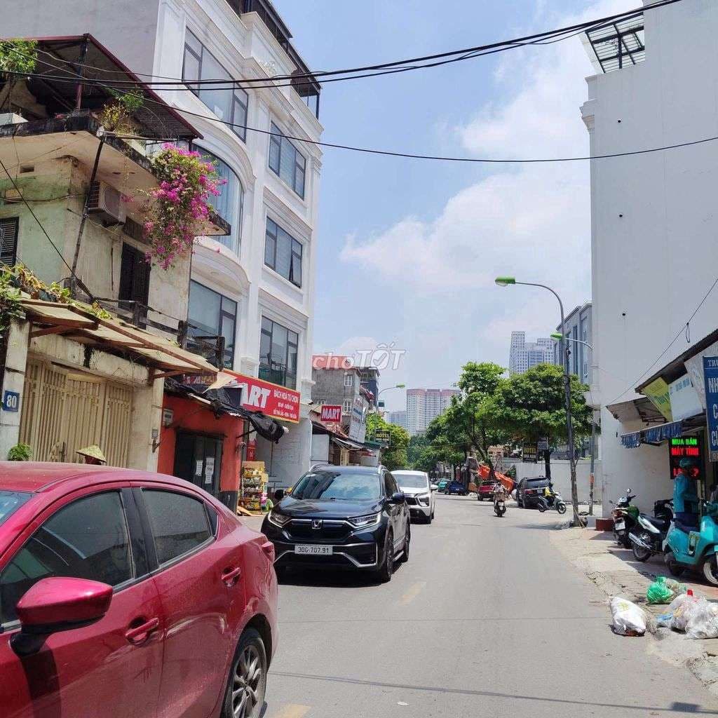 Bà Triệu lô góc 50m mt4.7m 5t,trước nhà rộng,ngõ nông,vài bước ra phố