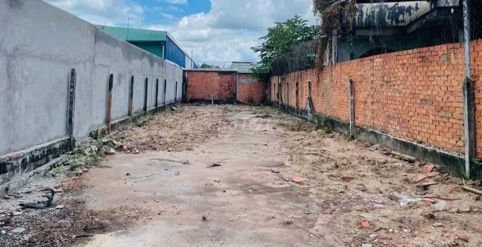 Chủ ngộp gửi lô đất Tân Thông Hội - 200m2 - 640trieu