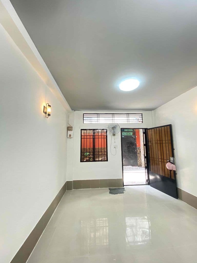 Nhà mới ngay TY q5, 3 tầng, 2PN, DT 3,5 x7m, hẻm 3m, sổ riêng HC đủ - Ảnh 3