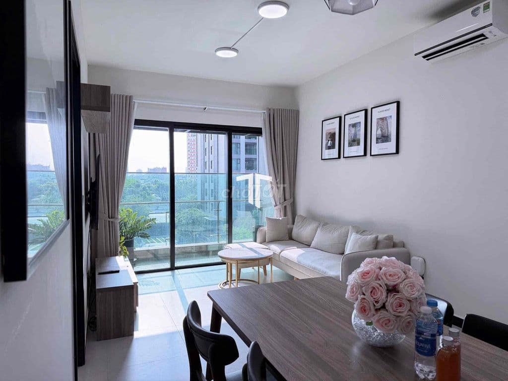 Bán căn 2PN Delasol view trọn hồ bơi, giá rẻ hơn tháp C